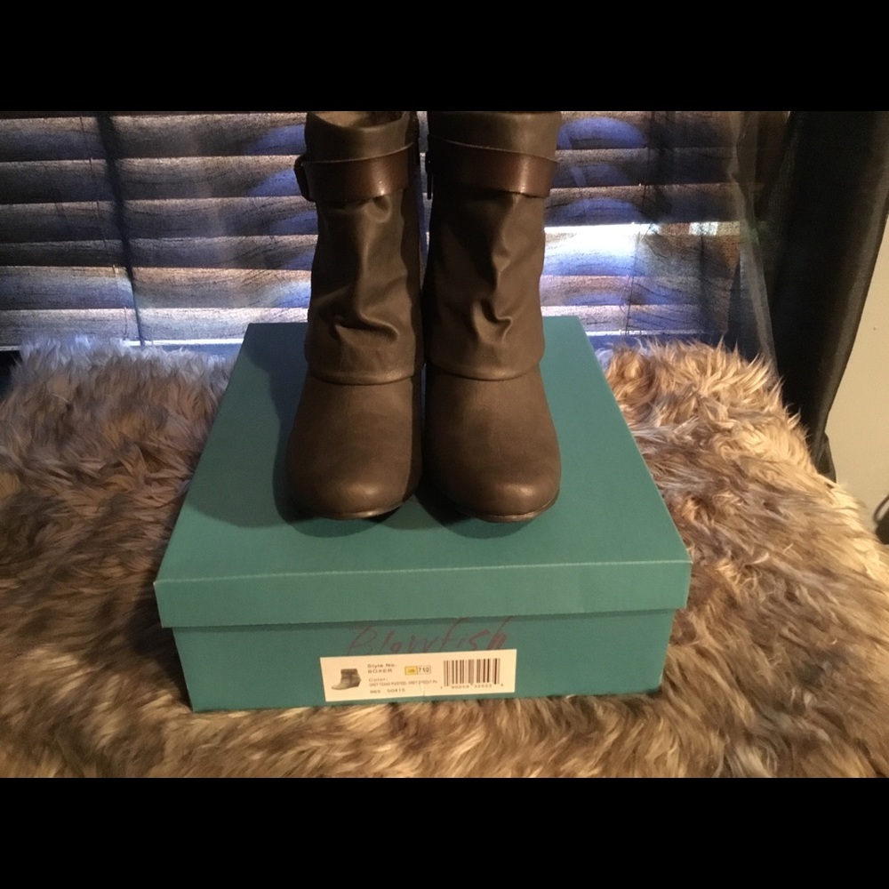 🚫🚫SOLD🚫🚫Blowfish wedge boots, size 7 1/2.